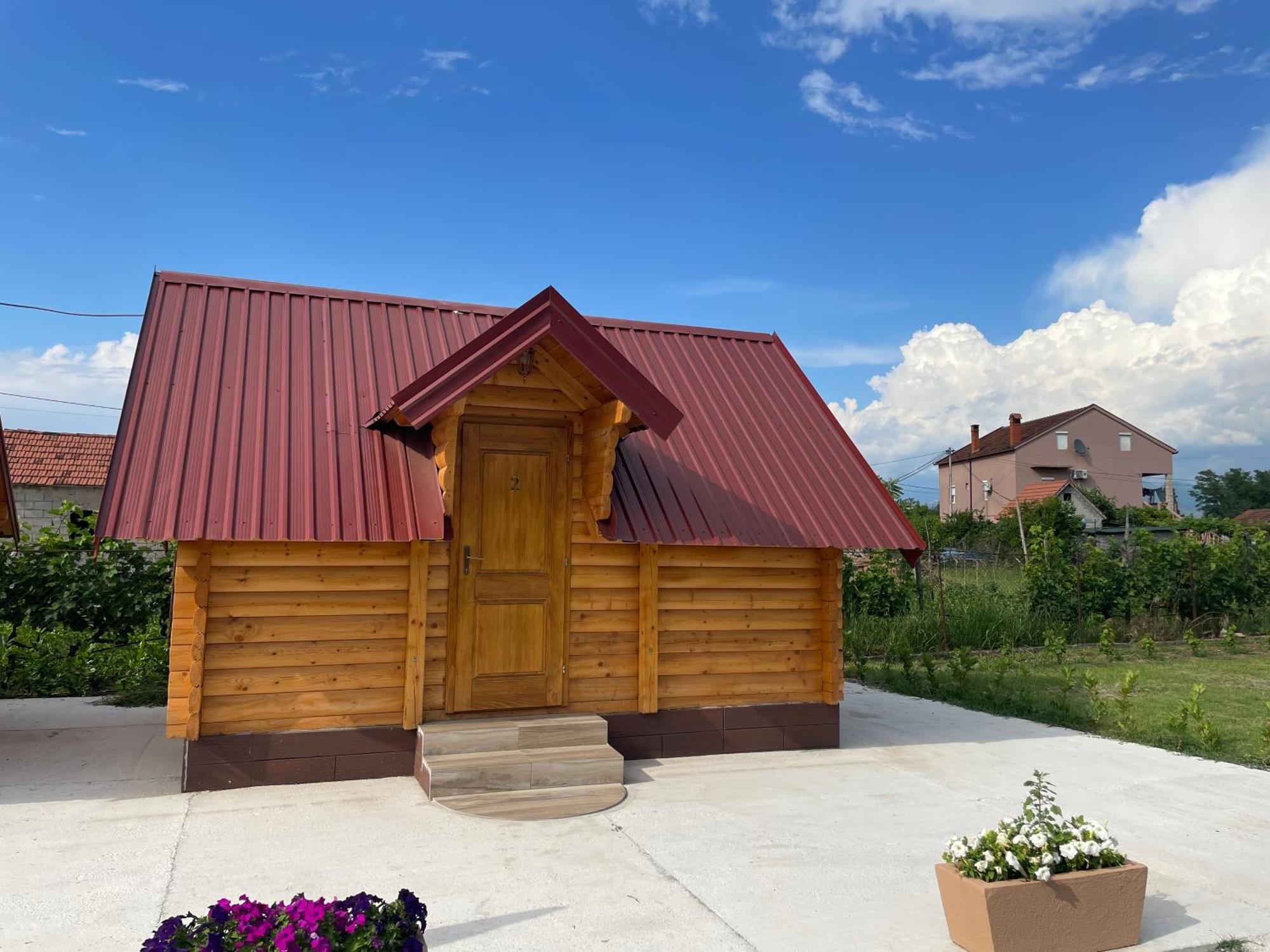 Cozy Bungallows Podgorica Ngoại thất bức ảnh
